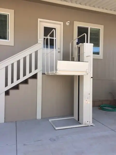 Vertical Platform VPL Mobile Home Porch Lifts